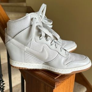 Nike runners lifter heel